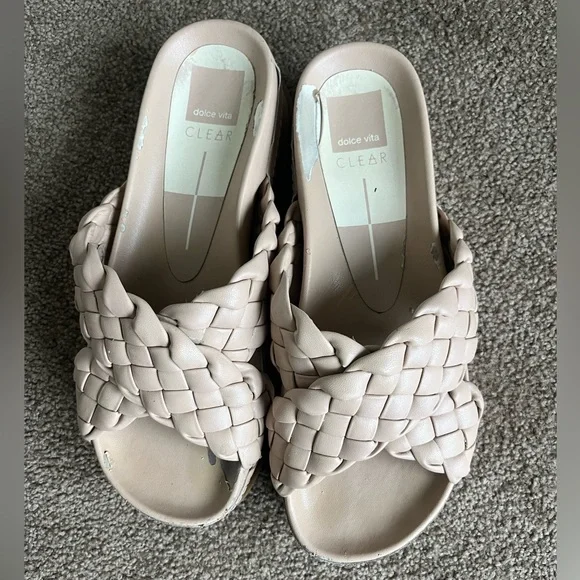 Dolce Vita Women's Cream Woven Sandals - Picture 1 of 7